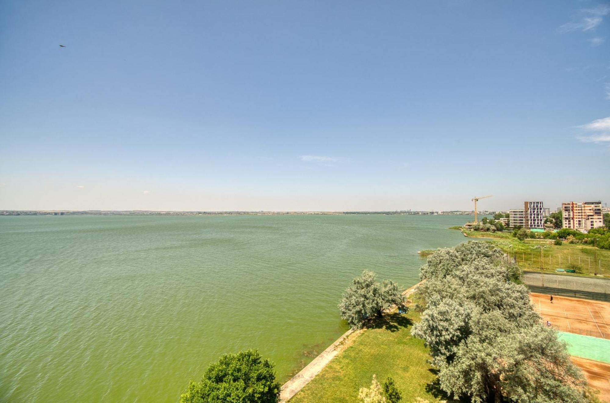 Azure Sea Apartments - Bychoice Mamaia Exterior photo